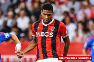 Jean-Clair Todibo menjadi opsi potensial untuk lini belakang Manchester United. Bek asal Prancis itu sudah menunjukkan performa yang cukup solid bersama Nice. Manchester United membutuhkan pemain belakang yang tangguh. Todibo bisa menjadi solusi untuk memperkuat lini pertahanan Setan Merah bersama Lisandro Martinez dan Harry Maguire. Pemain berusia 24 tahun itu sebelumnya pernah bermain di Barcelona, Benfica dan Schalke. Dia berkembang pesat setelah bergabung Nice dan bisa meninggalkan klubnya pada musim panas nanti.