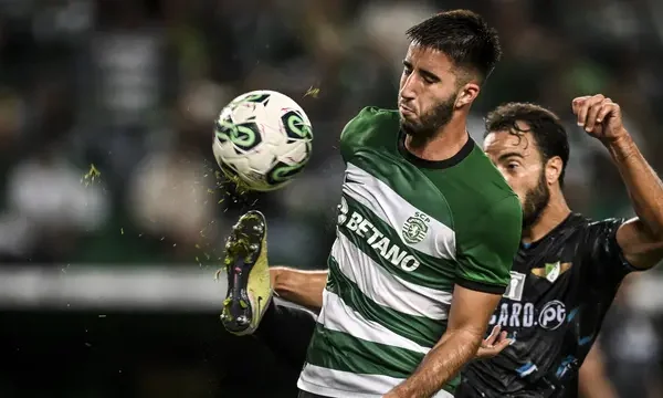 Manchester United dan Liverpool Saling Sikut untuk Dapatkan Bek Portugal