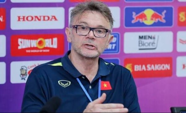 Pelatih Vietnam Philippe Troussier Akui Timnas Indonesia Bukan AFF atau SEA Games Lagi