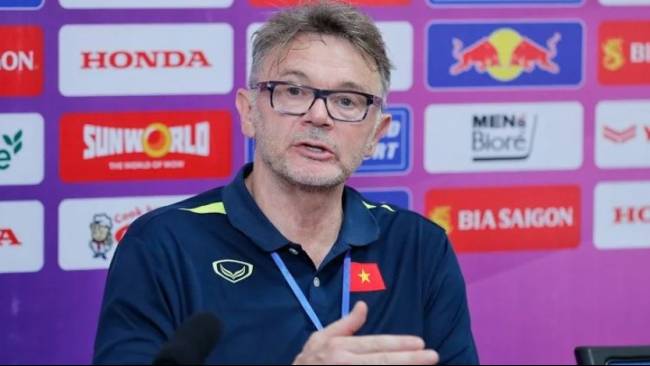 Pelatih Vietnam Philippe Troussier Akui Timnas Indonesia Bukan AFF atau SEA Games Lagi